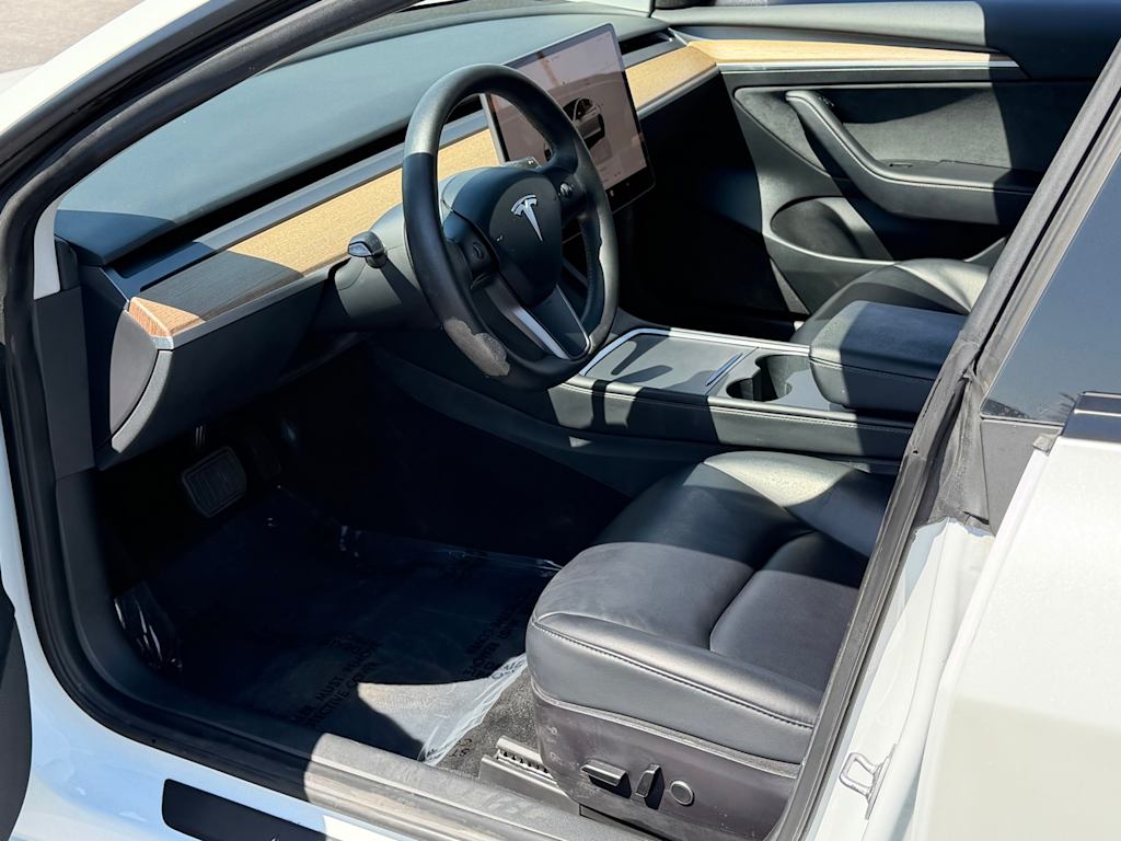 Thumbnail: 2023 Tesla Model 3 - 9