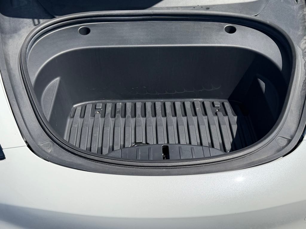 Thumbnail: 2023 Tesla Model 3 - 32