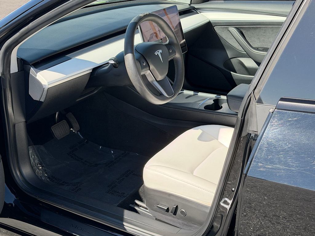 Thumbnail: 2023 Tesla Model 3 - 8