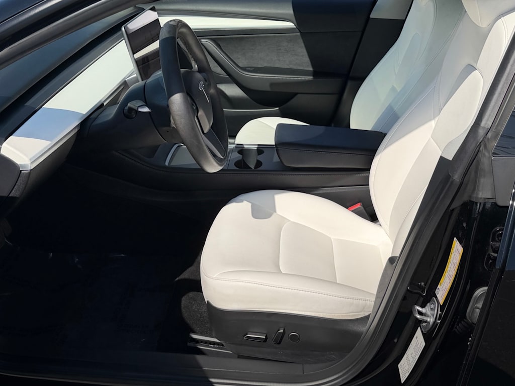 Thumbnail: 2023 Tesla Model 3 - 9