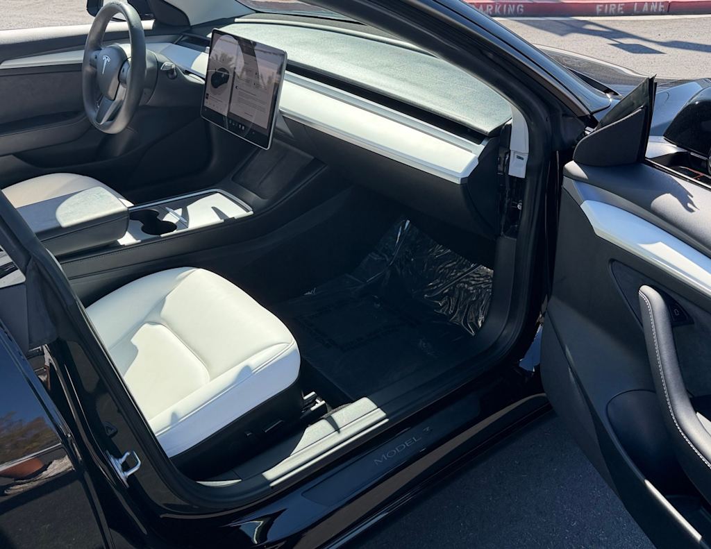Thumbnail: 2023 Tesla Model 3 - 27