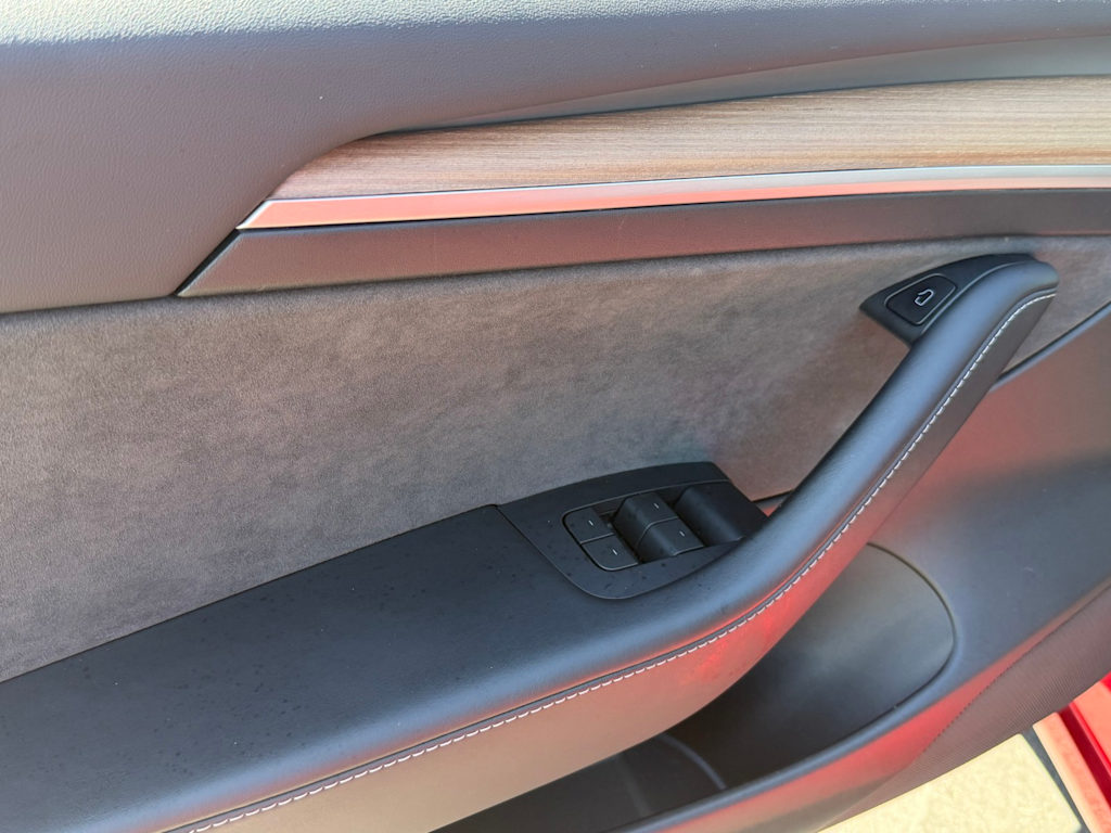 Thumbnail: 2023 Tesla Model 3 - 19