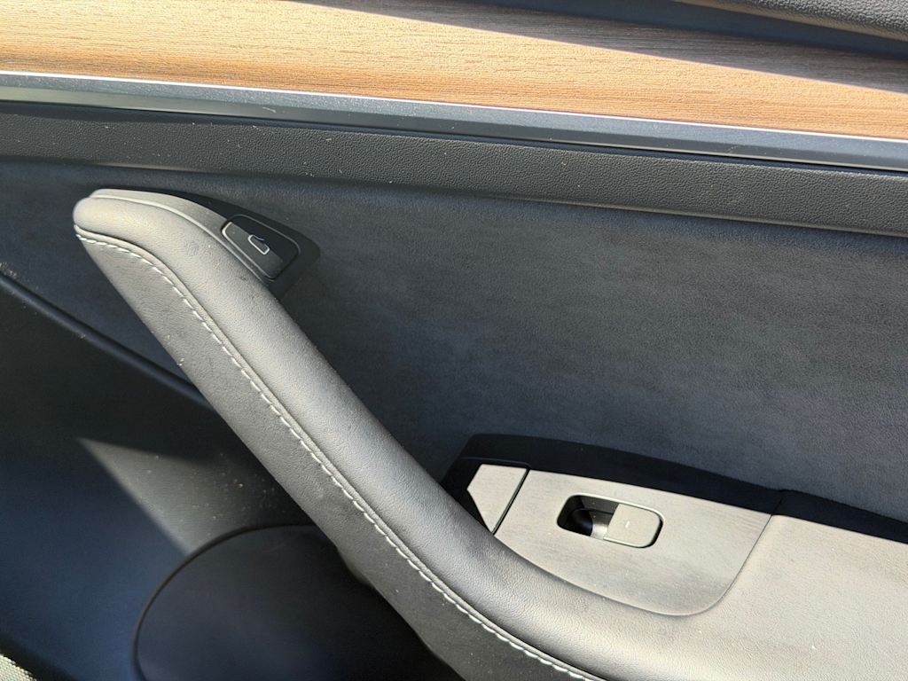 Thumbnail: 2023 Tesla Model 3 - 27