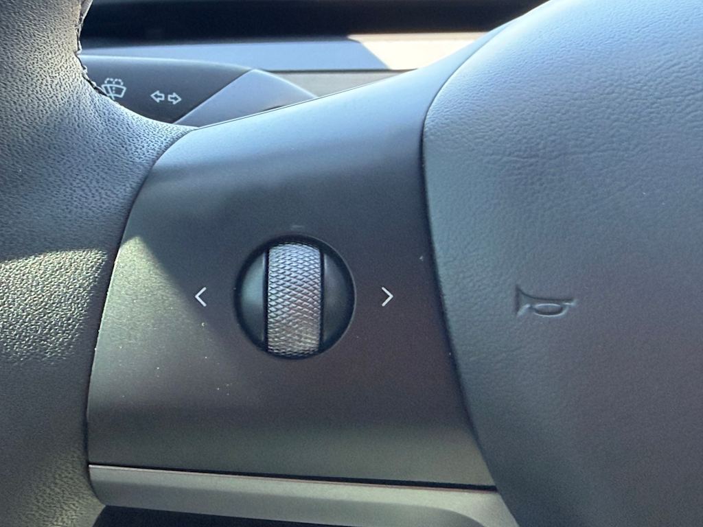 Thumbnail: 2023 Tesla Model 3 - 19