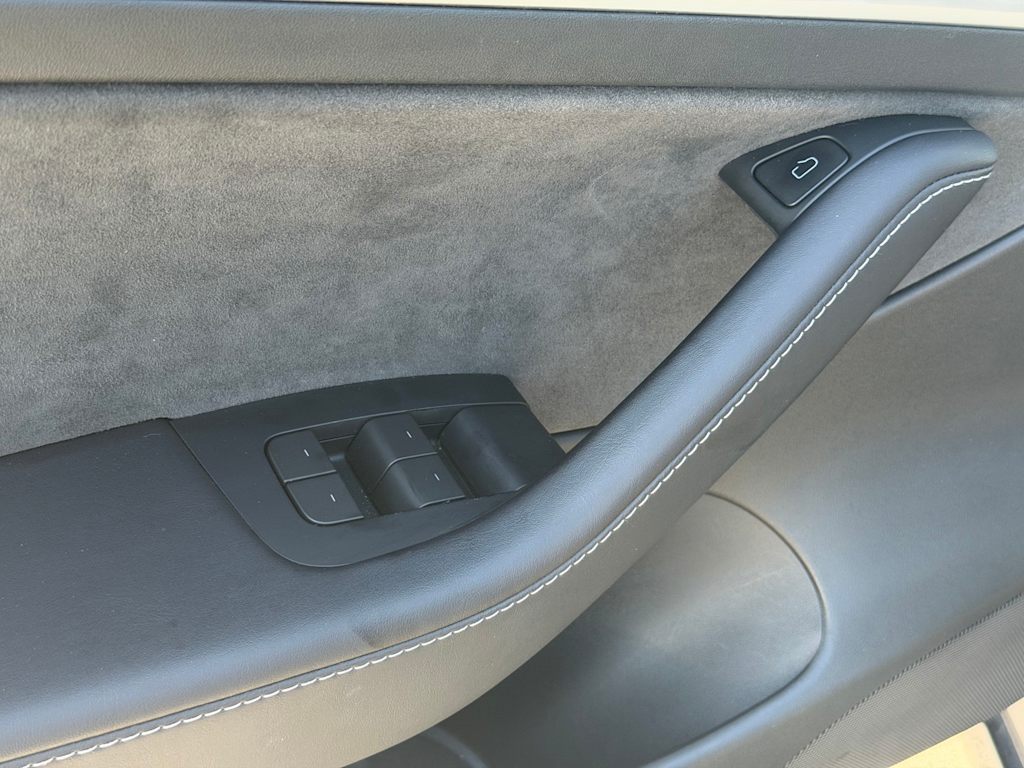 Thumbnail: 2023 Tesla Model 3 - 18