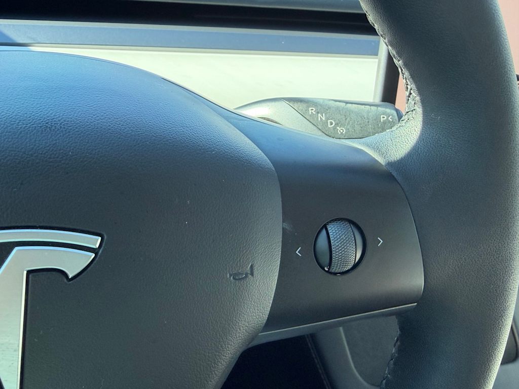 Thumbnail: 2023 Tesla Model 3 - 22