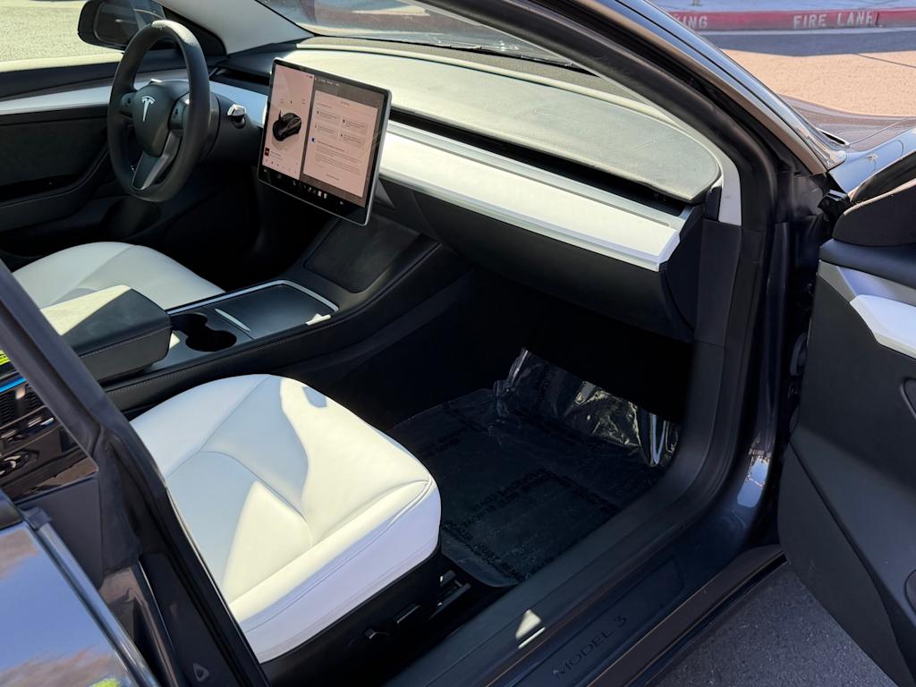 Thumbnail: 2023 Tesla Model 3 - 28