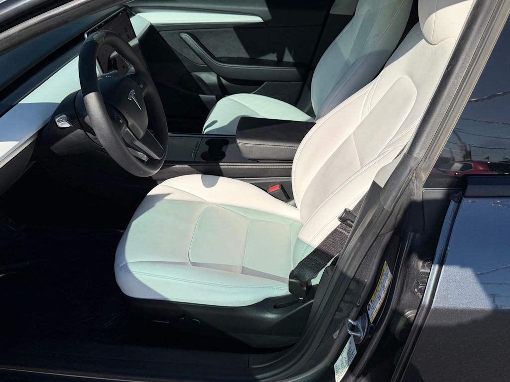 Thumbnail: 2023 Tesla Model 3 - 10