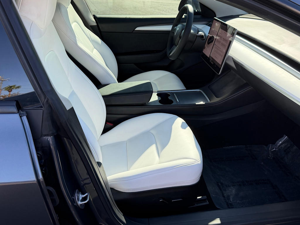 Thumbnail: 2023 Tesla Model 3 - 29