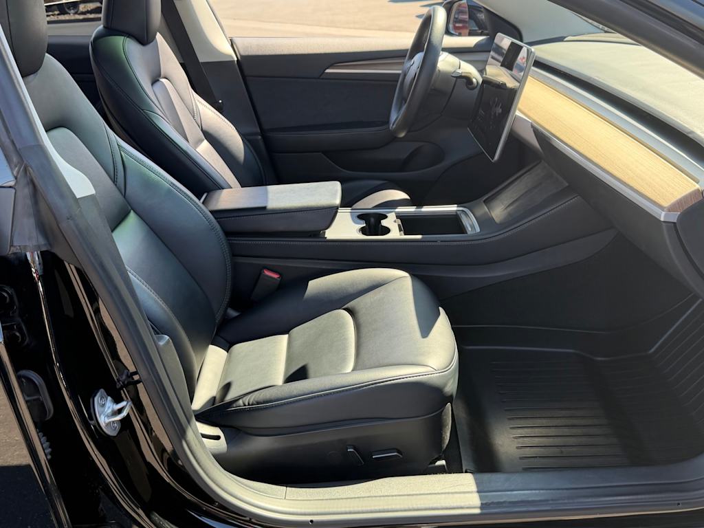 Thumbnail: 2023 Tesla Model 3 - 29