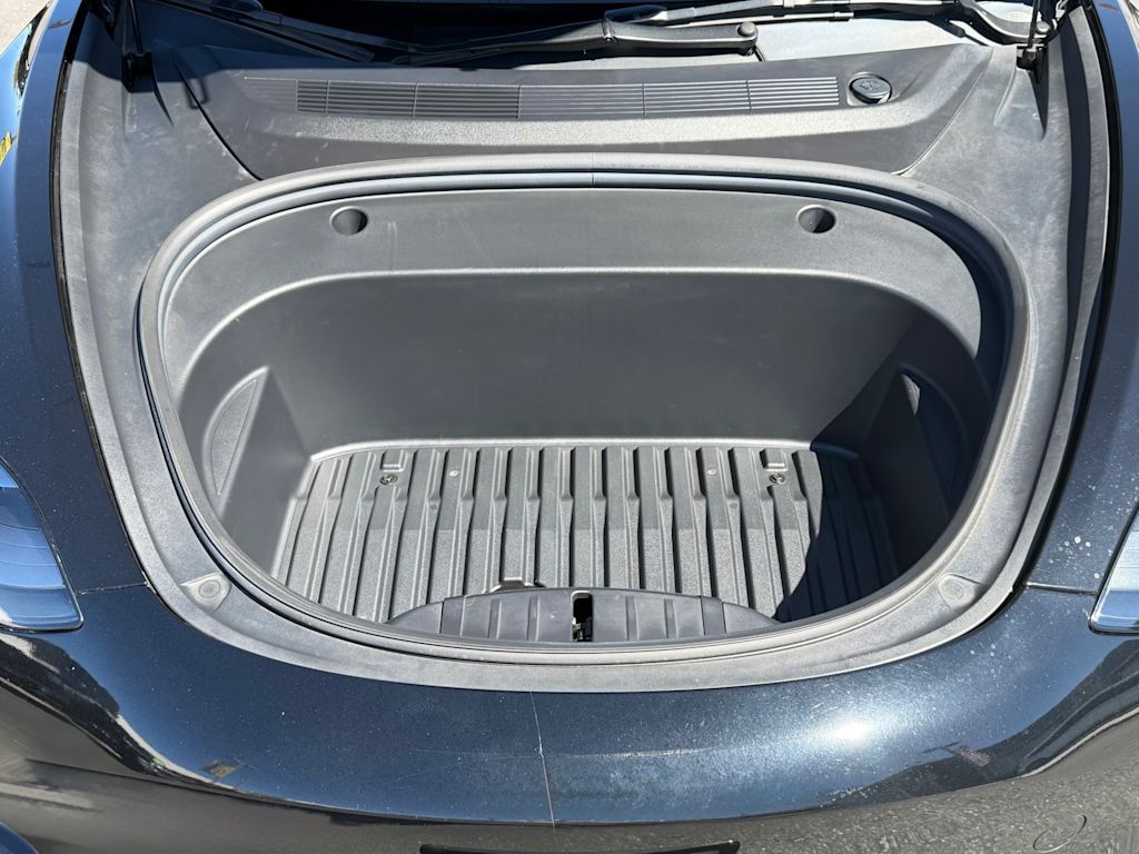 Thumbnail: 2023 Tesla Model 3 - 31