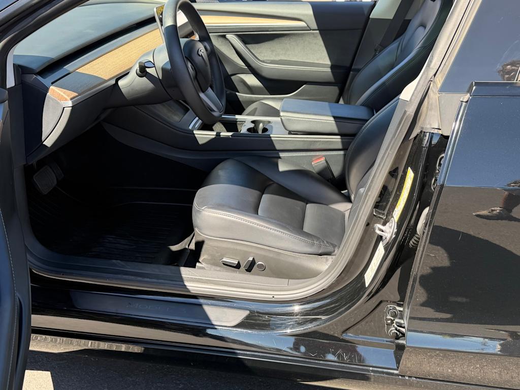 Thumbnail: 2023 Tesla Model 3 - 9