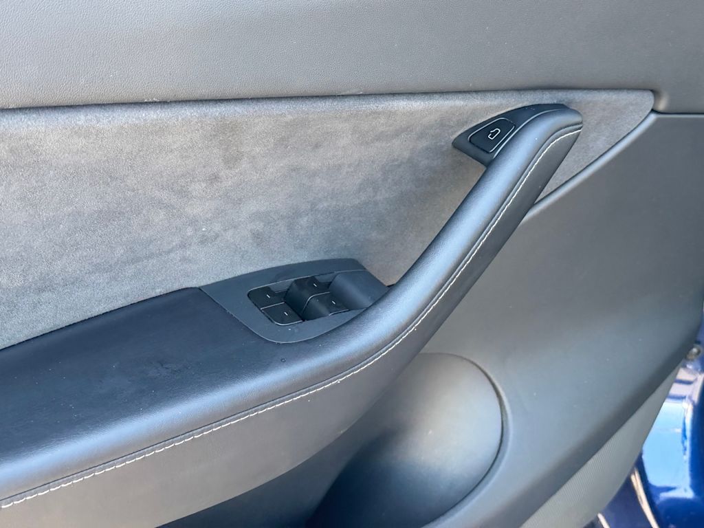 Thumbnail: 2021 Tesla Model Y - 19