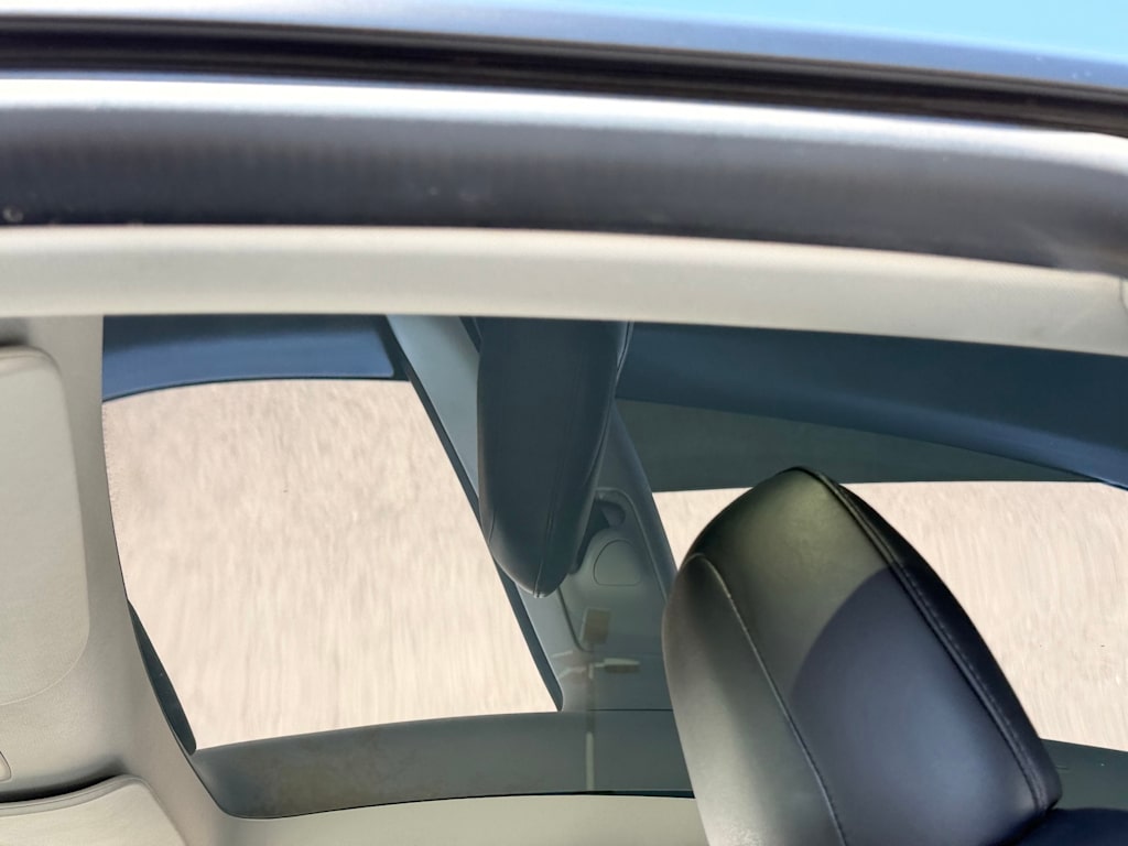 Thumbnail: 2021 Tesla Model Y - 25
