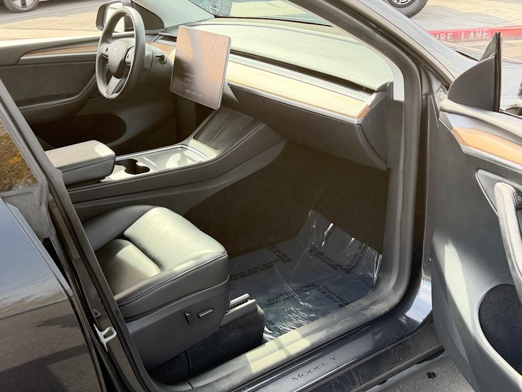 Thumbnail: 2024 Tesla Model Y - 28