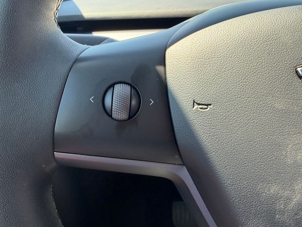 Thumbnail: 2023 Tesla Model Y - 18