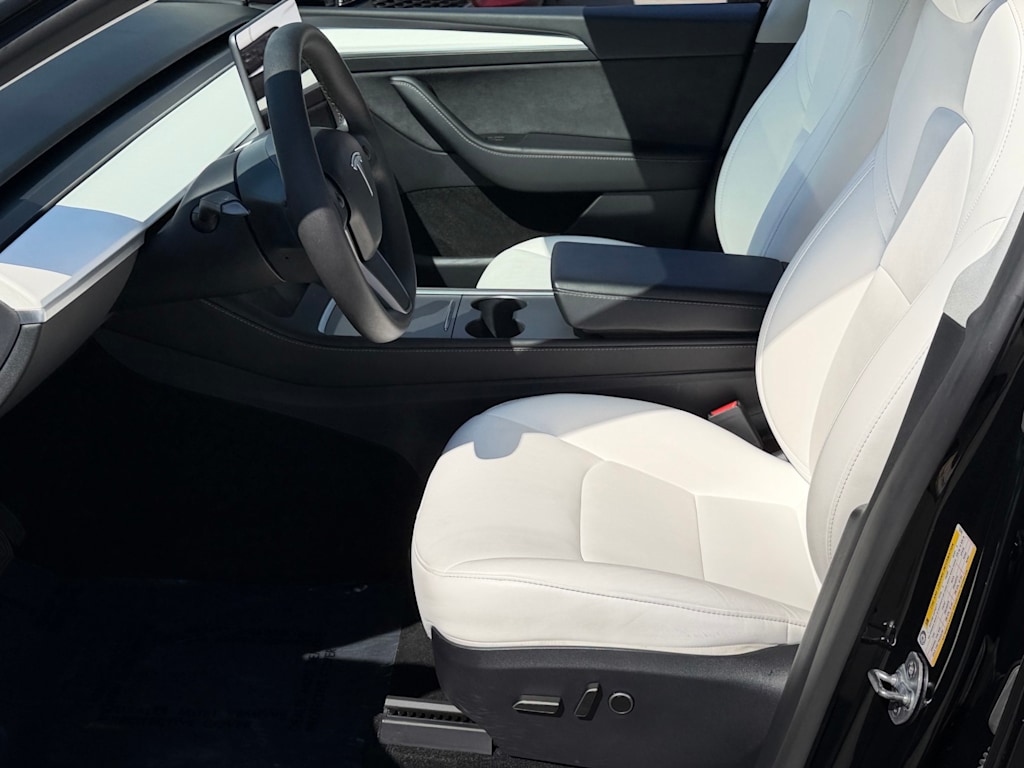 Thumbnail: 2024 Tesla Model Y - 9