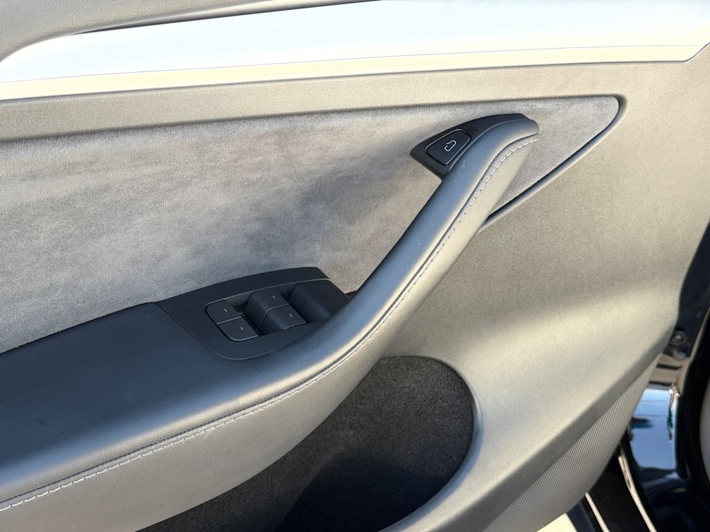Thumbnail: 2024 Tesla Model Y - 18