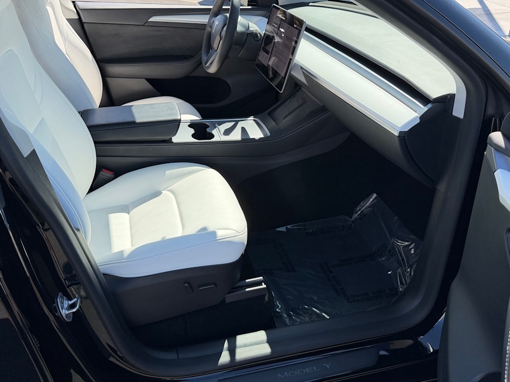 Thumbnail: 2024 Tesla Model Y - 27