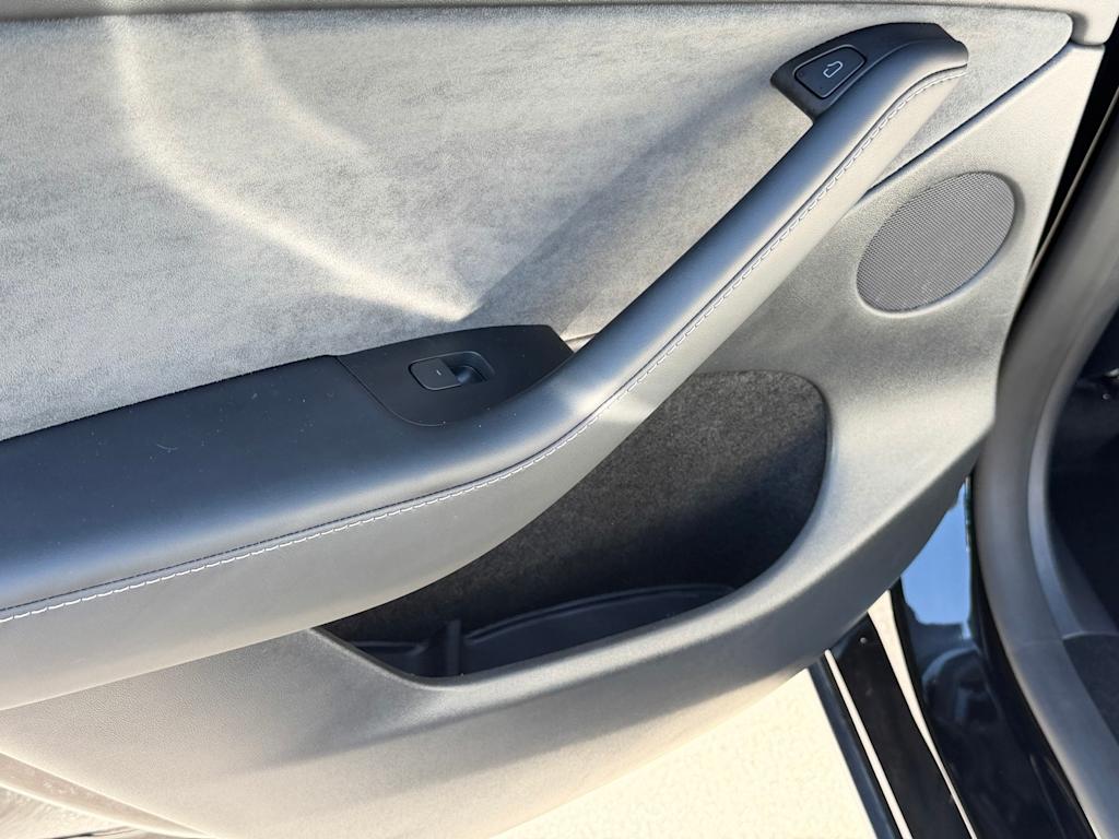 Thumbnail: 2024 Tesla Model Y - 25