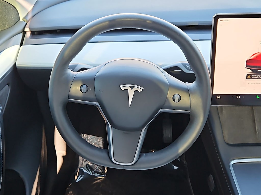 Thumbnail: 2023 Tesla Model Y - 12