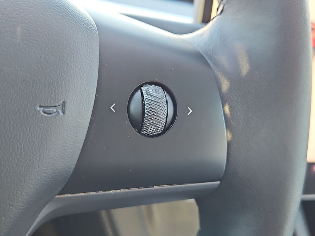 Thumbnail: 2023 Tesla Model Y - 28