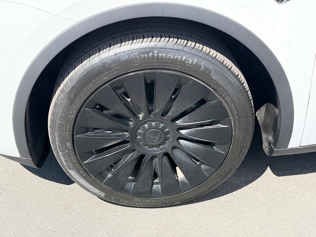 Thumbnail: 2023 Tesla Model Y - 8