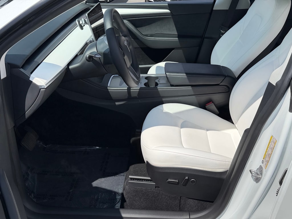 Thumbnail: 2023 Tesla Model Y - 9