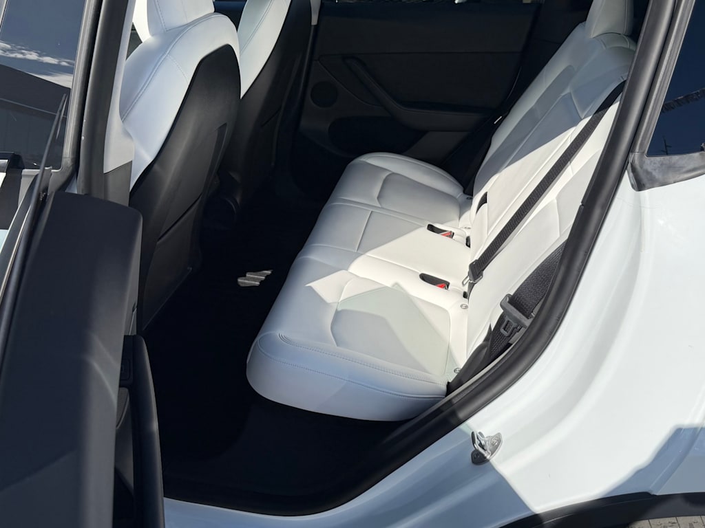 Thumbnail: 2022 Tesla Model Y - 25