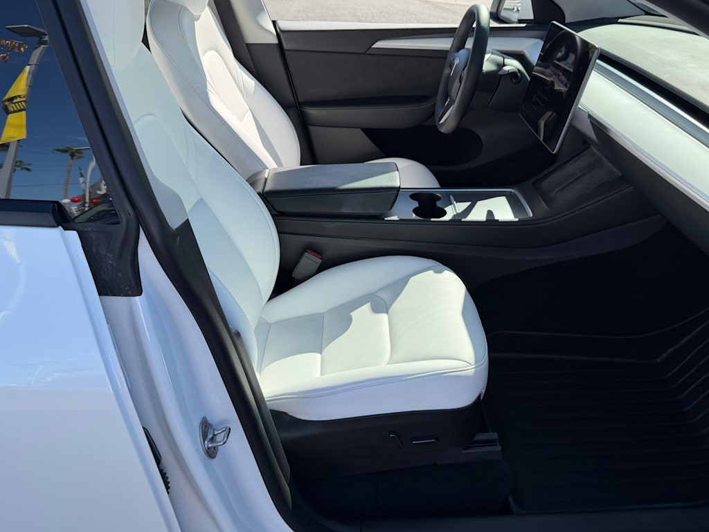 Thumbnail: 2022 Tesla Model Y - 27