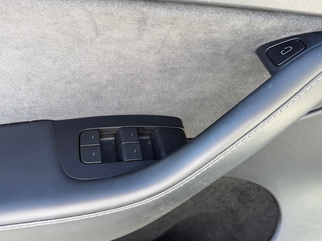 Thumbnail: 2022 Tesla Model Y - 19