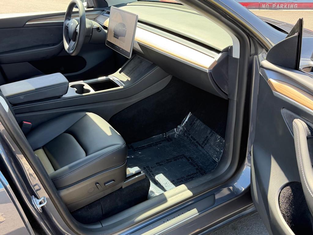 Thumbnail: 2023 Tesla Model Y - 28