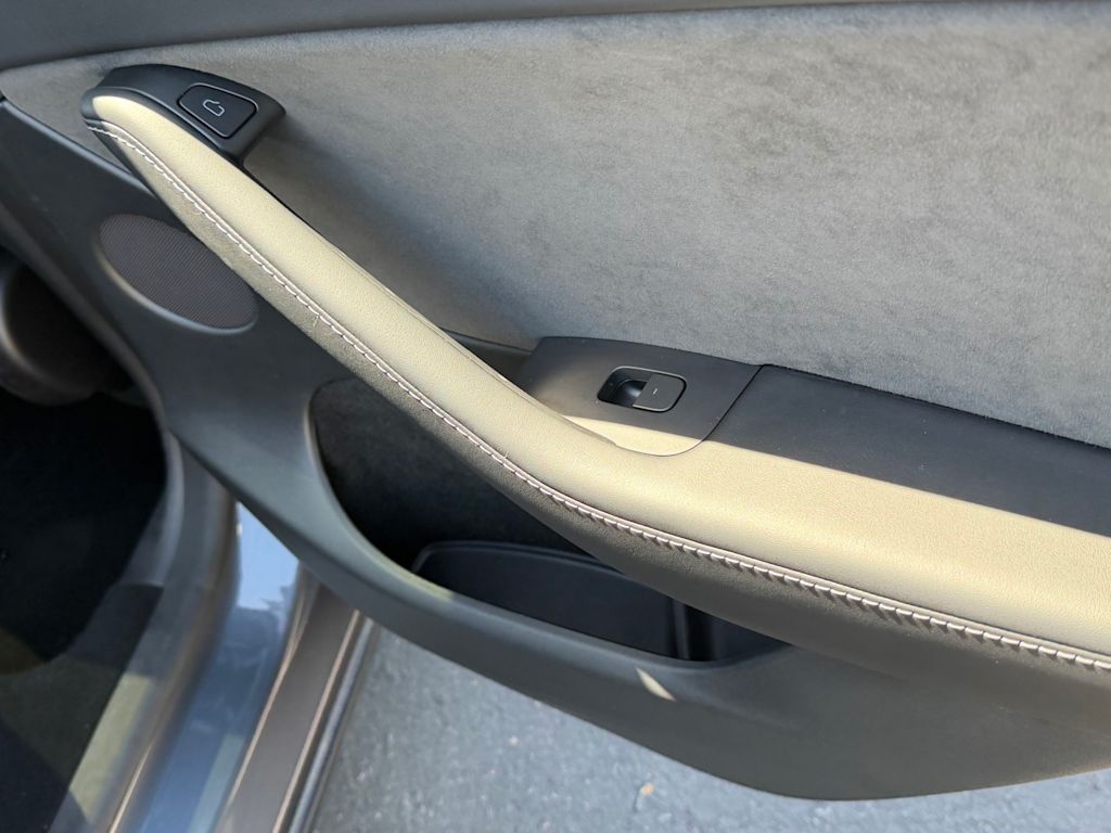 Thumbnail: 2023 Tesla Model Y - 26