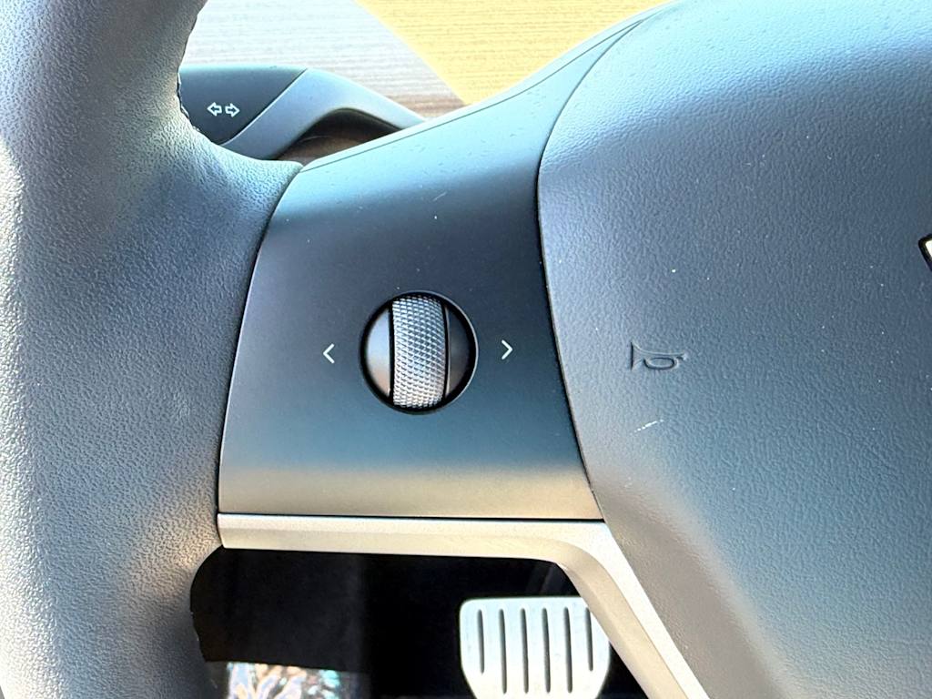 Thumbnail: 2023 Tesla Model Y - 20