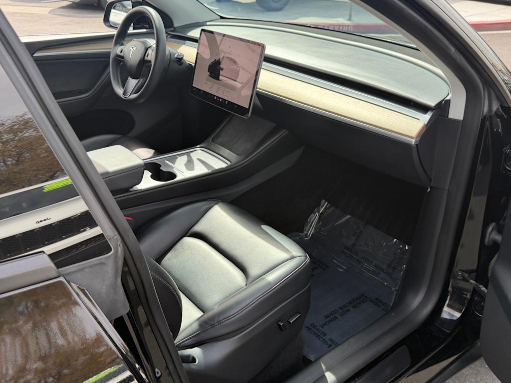 Thumbnail: 2023 Tesla Model Y - 26