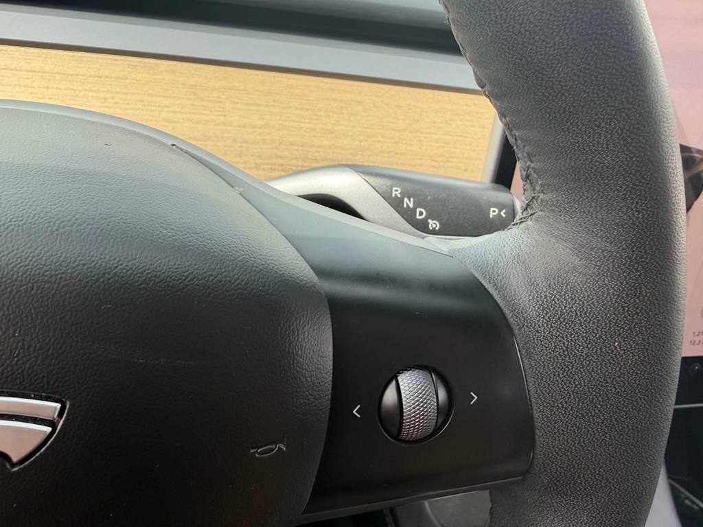 Thumbnail: 2023 Tesla Model Y - 21
