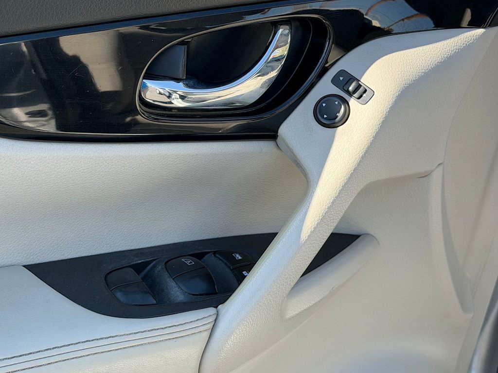 Thumbnail: 2019 Nissan Rogue Sport - 22