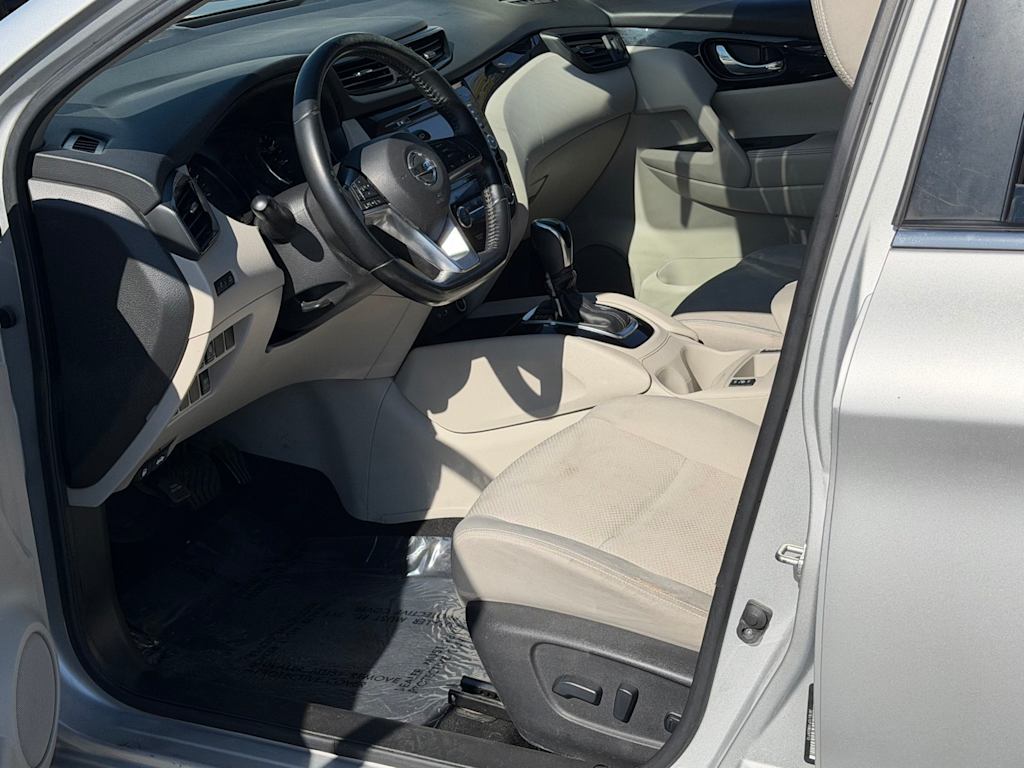 Thumbnail: 2019 Nissan Rogue Sport - 23