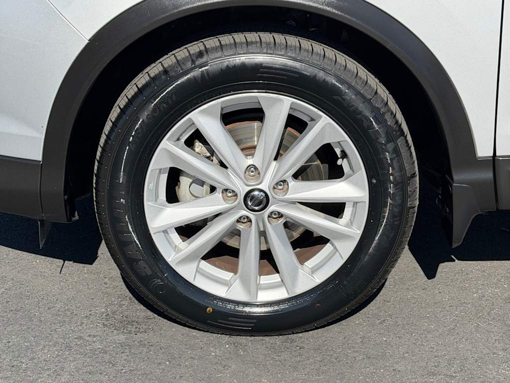 Thumbnail: 2019 Nissan Rogue Sport - 8