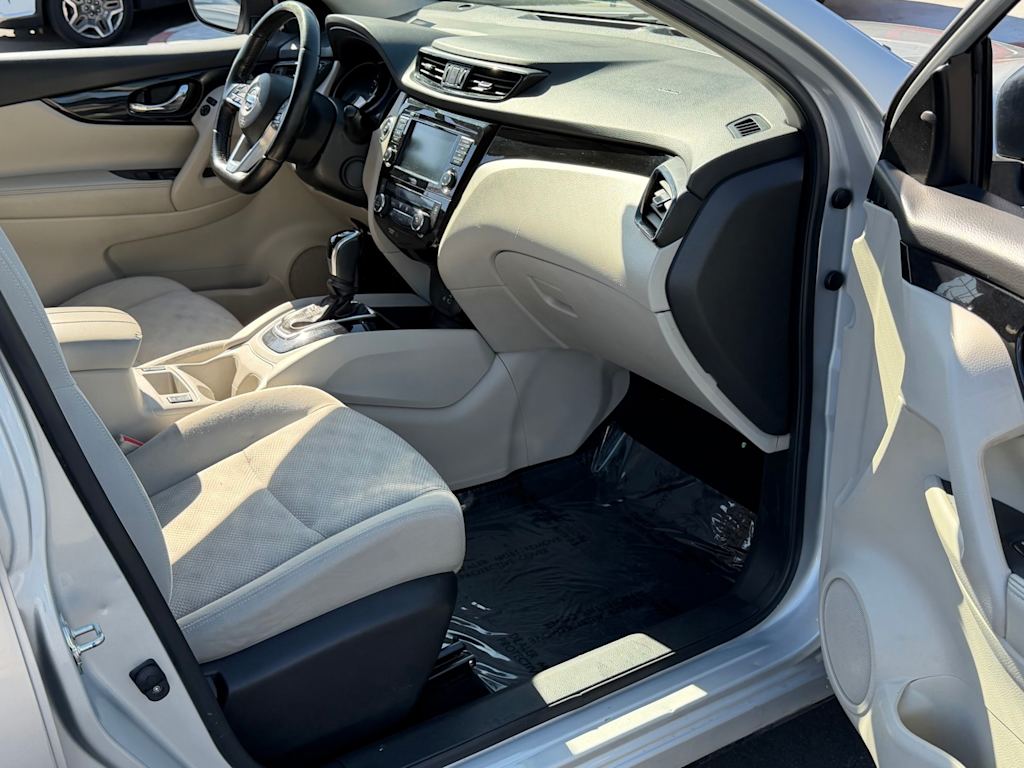 Thumbnail: 2019 Nissan Rogue Sport - 30