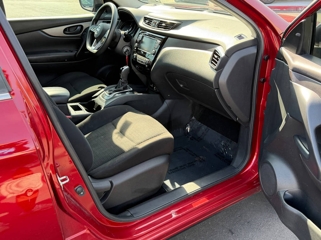 Thumbnail: 2020 Nissan Rogue Sport - 31