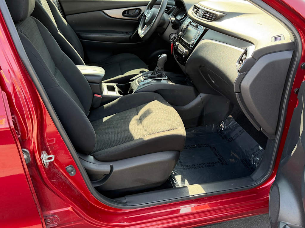Thumbnail: 2020 Nissan Rogue Sport - 11