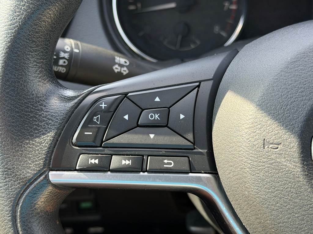 Thumbnail: 2020 Nissan Rogue Sport - 24