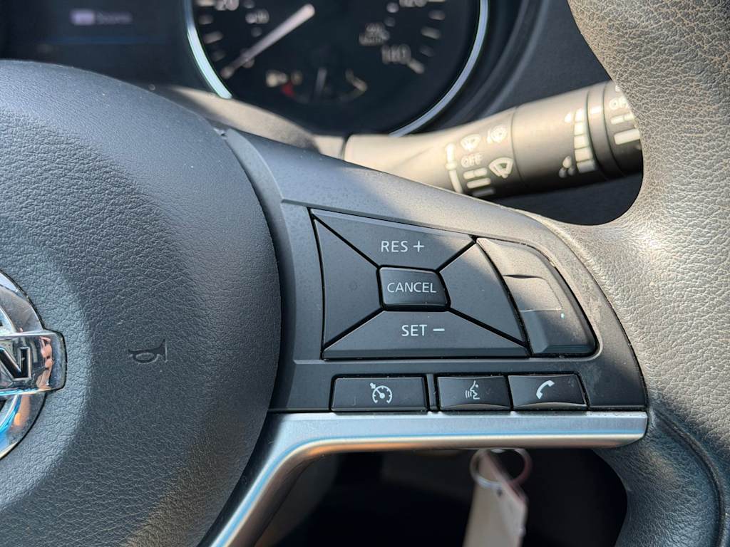 Thumbnail: 2020 Nissan Rogue Sport - 25