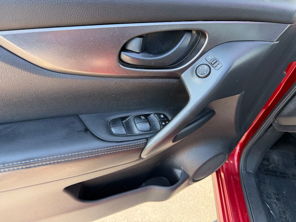 Thumbnail: 2020 Nissan Rogue Sport - 22