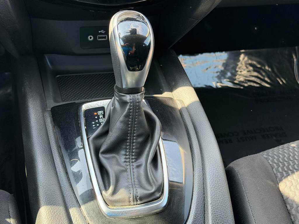 Thumbnail: 2020 Nissan Rogue Sport - 14