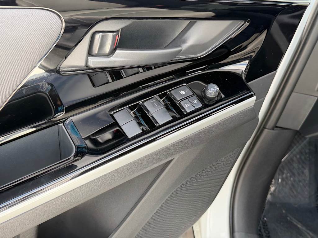Thumbnail: 2023 Subaru Solterra - 21