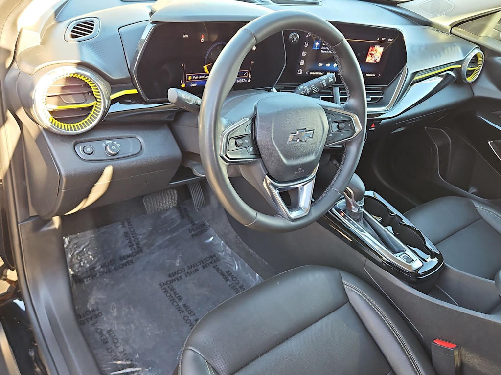 Thumbnail: 2025 Chevrolet Trax - 2