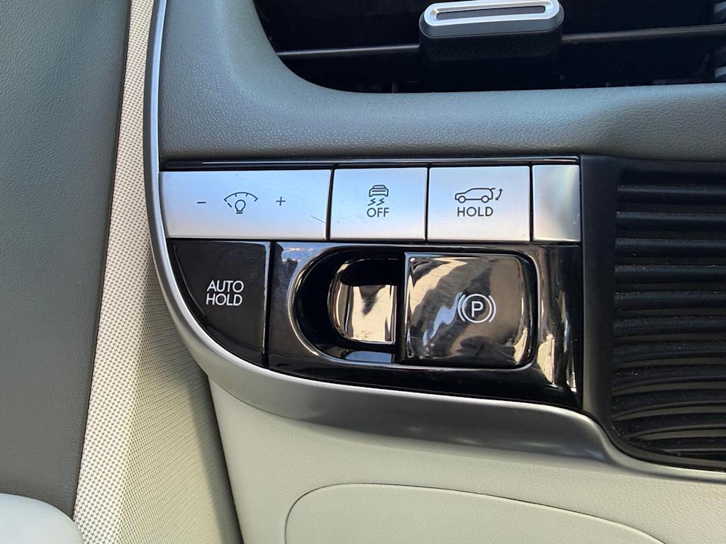 Thumbnail: 2023 Hyundai Ioniq 5 - 23