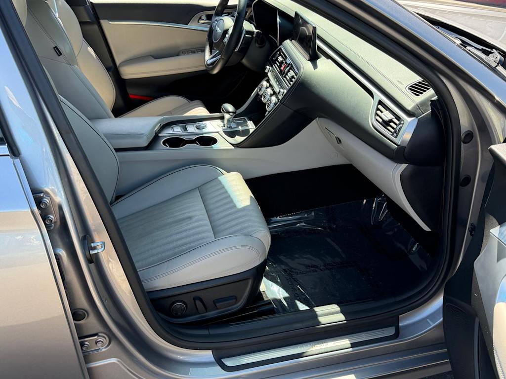 Thumbnail: 2022 Genesis G70 - 11